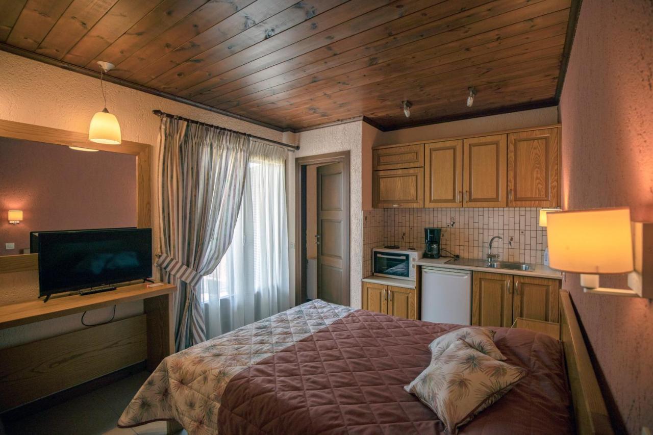 Asimina Guesthouse, Eptalofos Parnassos Bagian luar foto